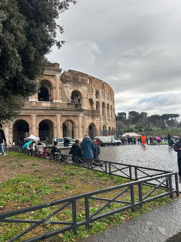 Arena Colosseum Sightseeing Self Guided Tour in Rome
