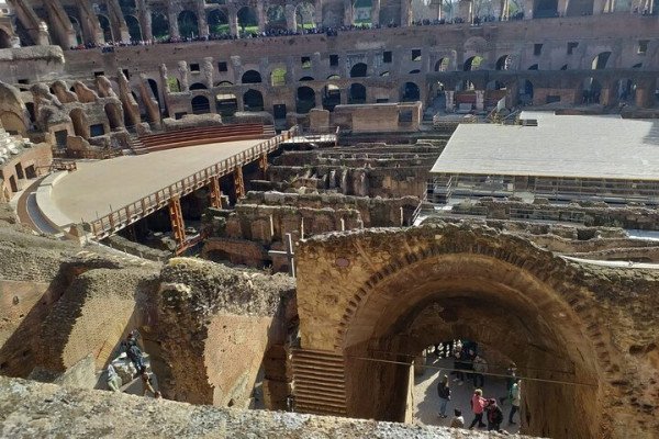 Sightseeing Self Guided Tour with Colosseum in Rome